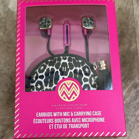 Macbeth Animal Print Earphones with Mic and Zip Pouch New in Box - Picture 5 of 6